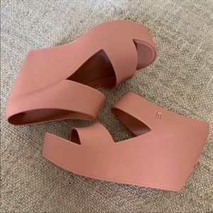 Melissa Creative Wedge
